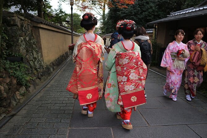 1 Hour Geisha Show in Kyoto - Choosing between the Kyo-Machiya tea house and Gion Theater