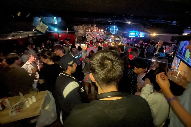 All We Can Drink and Make Friend Can Come Alone Party in Shinjuku - Using the wristbands to find the right people