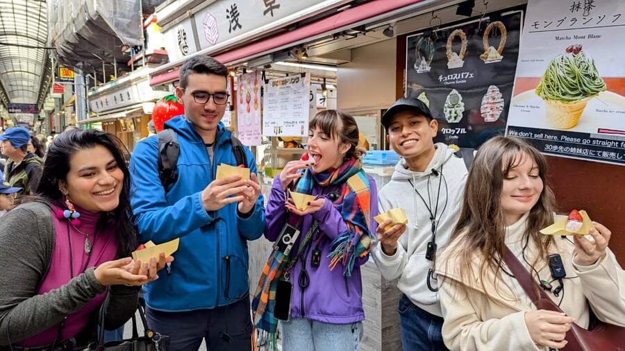 Asakusa: 3.5-hour Big-picture History Walk - Nakamise and Hōzōmon: shopping beside a sacred path