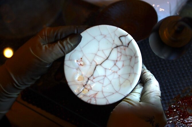 Authentic Pure Gold Kintsugi Workshop with Master Taku in Tokyo - What the Teaching Is Like