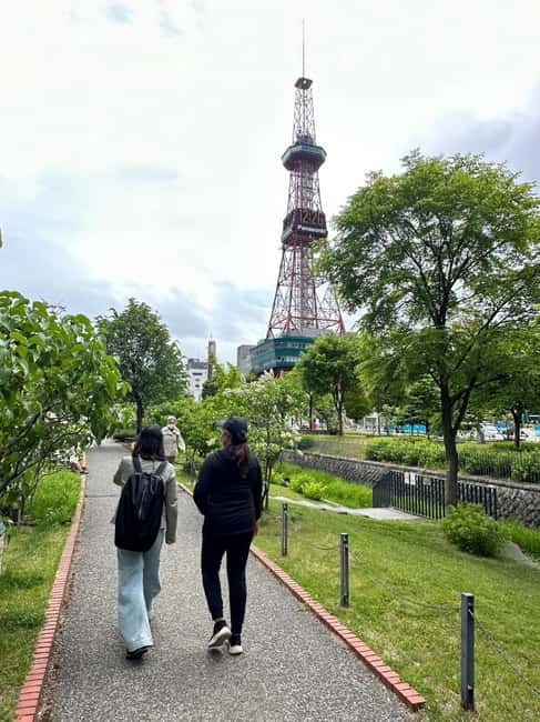 Authentic Sapporo: Nijo Market Seafood Lunch & History Tour - Why this short walk works so well in Sapporo
