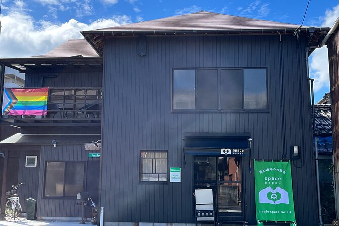 Become a local! A Walking Tour of Arts, Crafts&Onsen Culture - Starting with vegetables and local talk at Beppu Station Market
