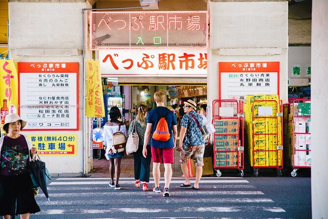 Become a local! A Walking Tour of Arts, Crafts&Onsen Culture - Art and old photographs inside Space Beppu