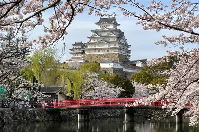Best of Himeji Castle: 3hr Tour with Licensed Guide - Who should book this castle tour?