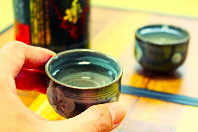 Casual Japanese sake tasting and snack experience, Kabukicho - Traditional snacks that change the taste