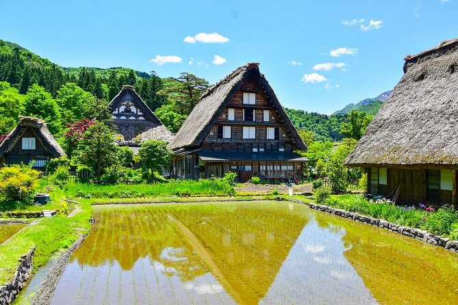 Departing from Takayama [Regular sightseeing bus] World Heritage Sites Shirakawago and Gokayama Ainokura - Gassho-zukuri Minkaen: the included museum stop