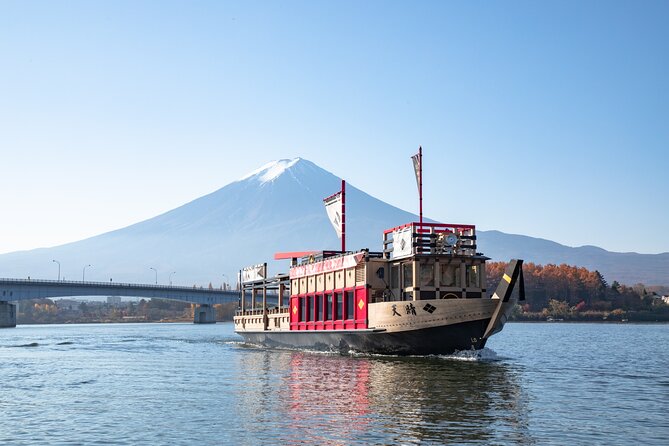 Discover Mt. Fuji 5th Station & Kawaguchiko Sightseeing Day Tour - Bus comfort, traffic, and the luggage problem