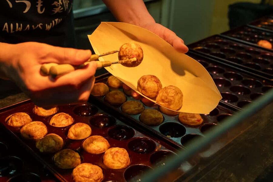 Eat Our Favorites! Osaka’s Backstreet Dining - What the guide adds to the evening