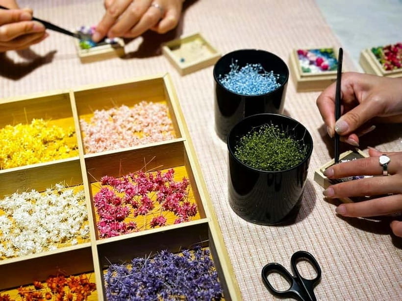 Experience Crafting a Flower-Adorned Mini Japanese Garden - Finding Sumika near Shinjuku Sanchome