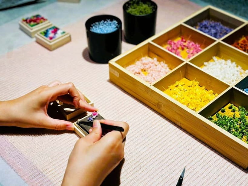 Experience Crafting a Flower-Adorned Mini Japanese Garden - Booking details that affect your choice