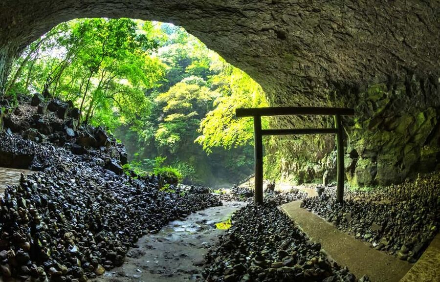 From Fukuoka: Miyazaki, Takachiho Gorge and Shrines Day Tour - Why this Fukuoka day trip is worth the long ride