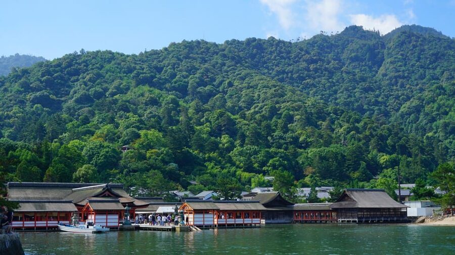 From Hiroshima: Miyajima Island Day Trip with Ropeway Ride - Senjokaku Pavilion and the first look at island history