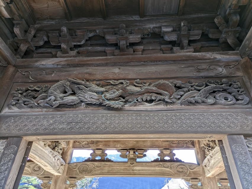 From Kanazawa: Shirakawa-go, Gokayama and Wood Carving Art - Why this day trip is more than a Shirakawa-go visit