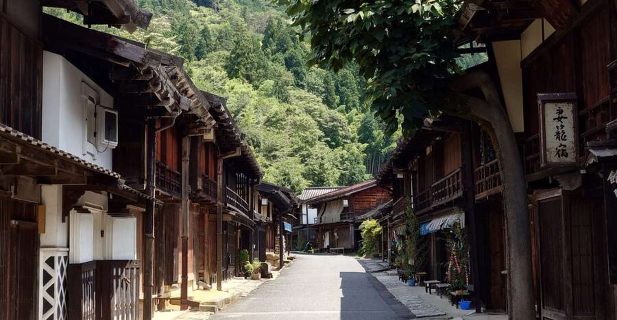 From Matsumoto/Nagano: Nakasendo Trail Walking Tour - Meeting in Matsumoto and settling into the coach