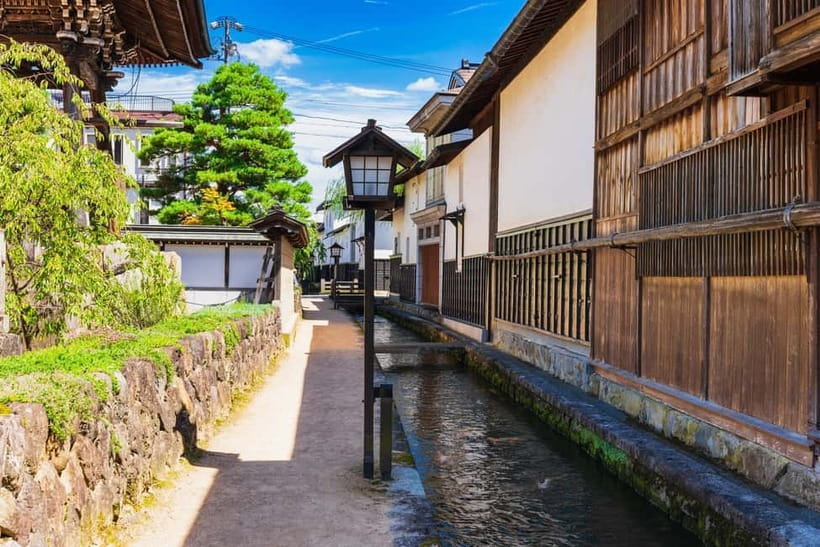 From Nagoya: Gujo, Hida Takayama, and Shirakawa-go Day Tour - A guided framework with room to wander