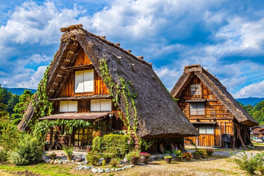 From Nagoya: Hida Takayama & Shirakawa-go Tour w/Opt. Lunch - Shirakawa-go and the famous gassho roofs