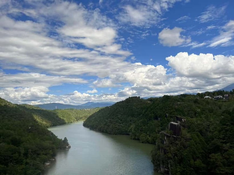 From Nagoya: Inuyama Castle, Ena Gorge, Magome, Tsumago Tour - Ena Gorge, a lake shaped by the Kiso River and Oi Dam