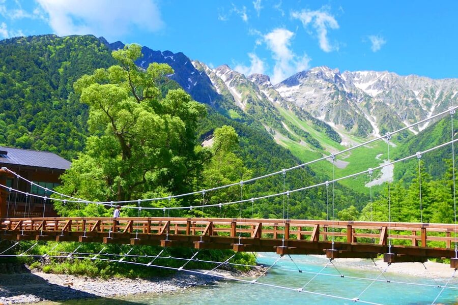From Takayama: Shinhotaka Ropeway and Kamikochi tour - From Taisho Pond to Kappa Bridge in Kamikochi