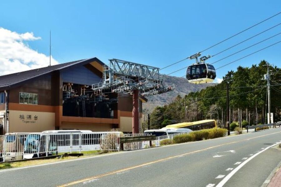 From Tokyo: Mt. Fuji & Hakone Tour w/ Return by Bullet Train - A Japanese lunch with hot pot and buffet dishes