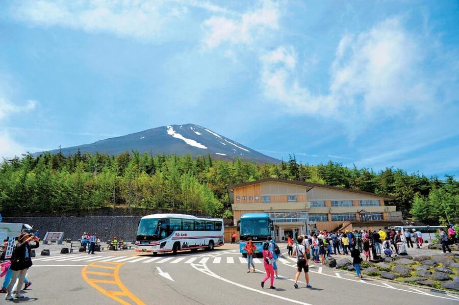 From Tokyo: Mt.Fuji, Lake Kawaguchi, Oshino Hakkai Day Tour - Lake Kawaguchi and a short matcha lesson