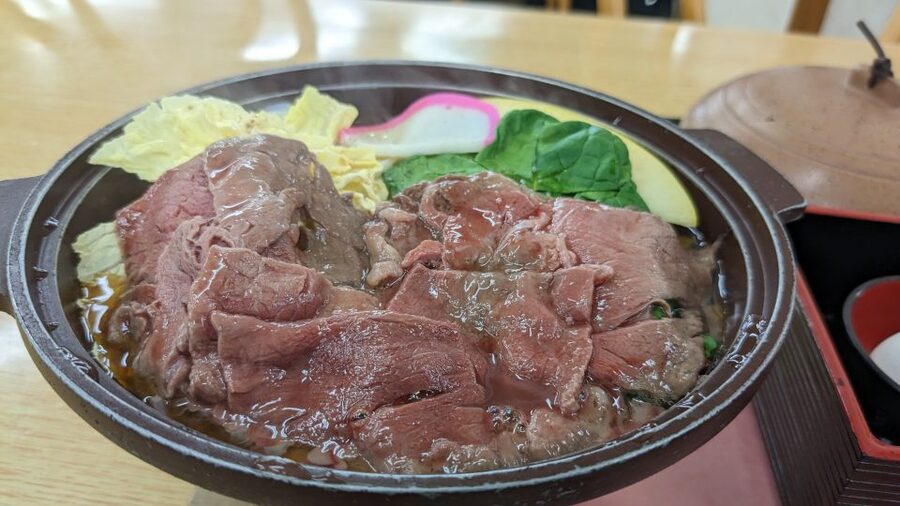 From Tokyo: Snow Monkey 1 Day Tour with Beef Sukiyaki Lunch - A sukiyaki lunch breaks up the transfer
