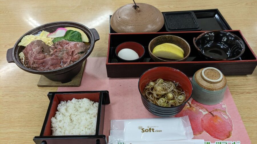 From Tokyo: Snow Monkey 1 Day Tour with Beef Sukiyaki Lunch - Seasonal Kamakura snow huts add a second winter stop