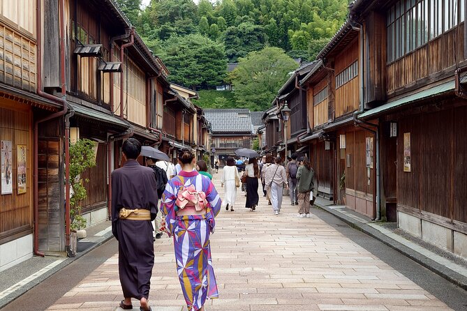 Full-Day Tour from Kanazawa: Samurai, Matcha, Gardens and Geisha - Oyama Shrine and an unusual entrance gate