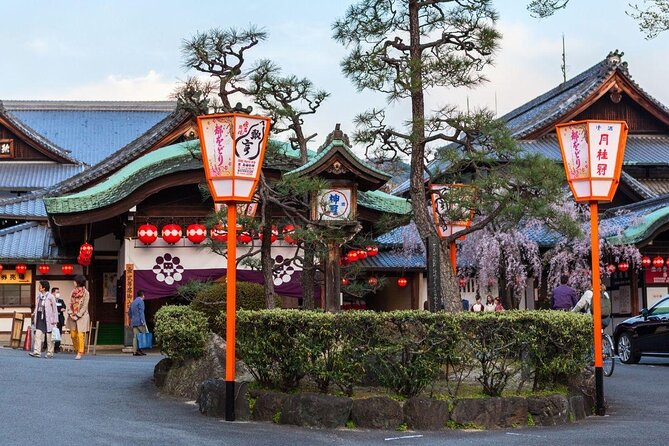 Gion Walking Tour by Night - Key points at a glance
