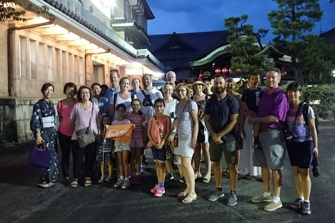 Gion Walking Tour by Night - What the tour does especially well