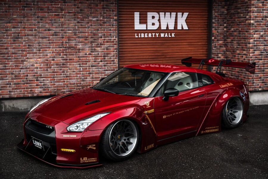 GT-R35 800hp Club Membership - secret underground car meet - Riding in a Liberty Walk GT-R R35