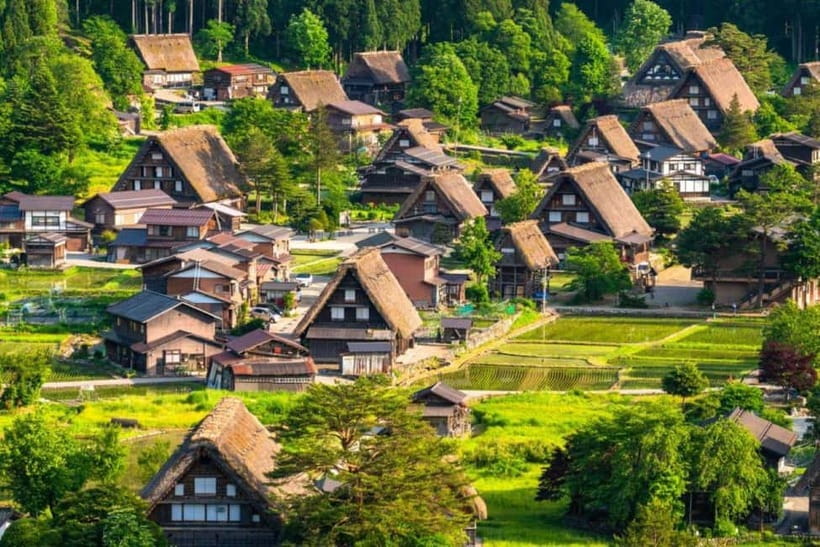 Hida Takayama, Shirakawa-go+Observatory|Day Trip from Nagoya - Takayama’s old streets in a 2.5-hour stop