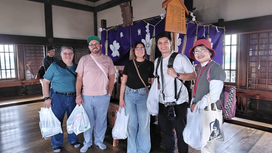 Himeji: Himeji Castle Guided Tour – UNESCO Heritage - Kokoen Garden, ponds, tea, and seasonal color