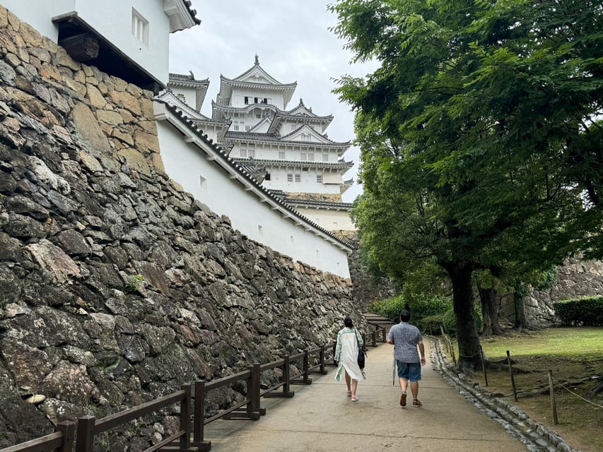 Himeji: Himeji Castle & Kokoen Garden 3.5-Hour Guided Tour - What a guide adds to the castle