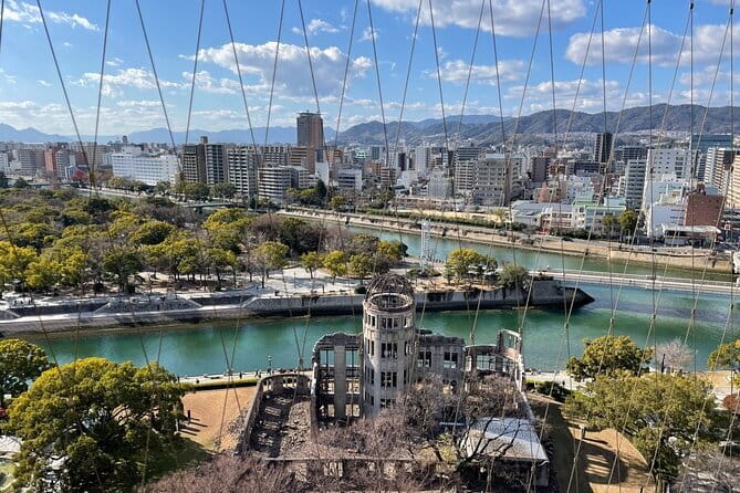 Hiroshima and Miyajima Day Trip with Itsukushima Shrine & Ferry - Itsukushima Shrine and the floating torii