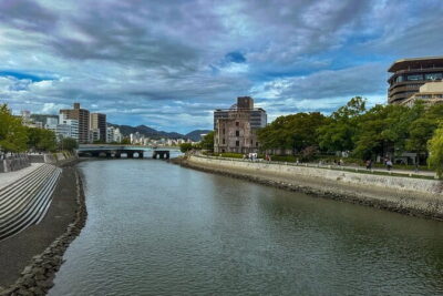 Hiroshima and Miyajima Day Trip with Itsukushima Shrine & Ferry