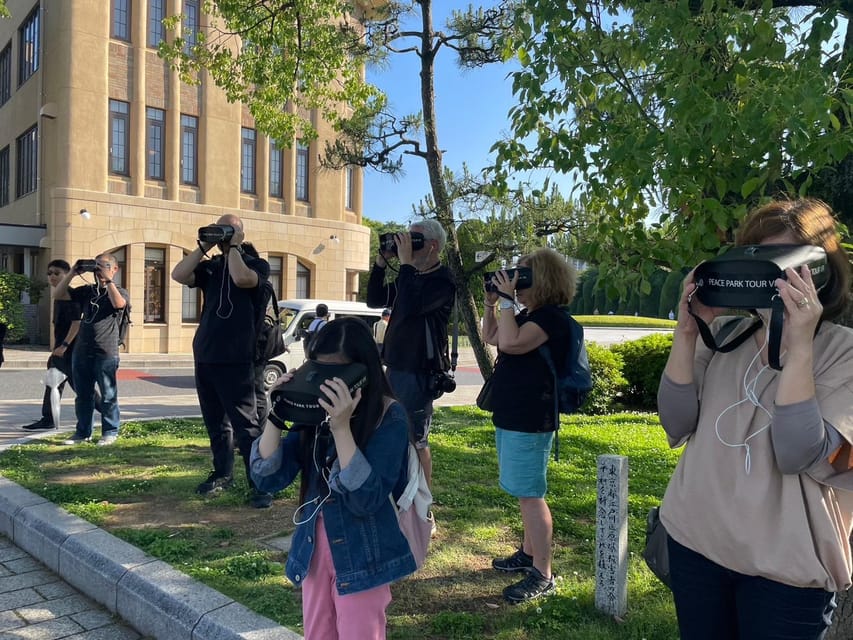 Hiroshima：Guided Virtual Tour/PEACE PARK TOUR VR - The guides make the small group count