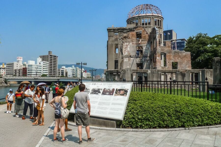 Hiroshima: Hidden Gems and Highlights Private Walking Tour - Shukkei-en Garden and a quieter Hiroshima
