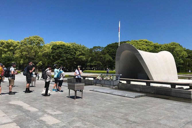 Hiroshima in a Nutshell: Morning Bike Adventure - Hiroshima Castle: a change of mood