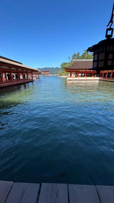 Hiroshima & Miyajima 6.5h Guided Tour – Dome, Park & Shrine - Itsukushima Shrine and the changing torii view