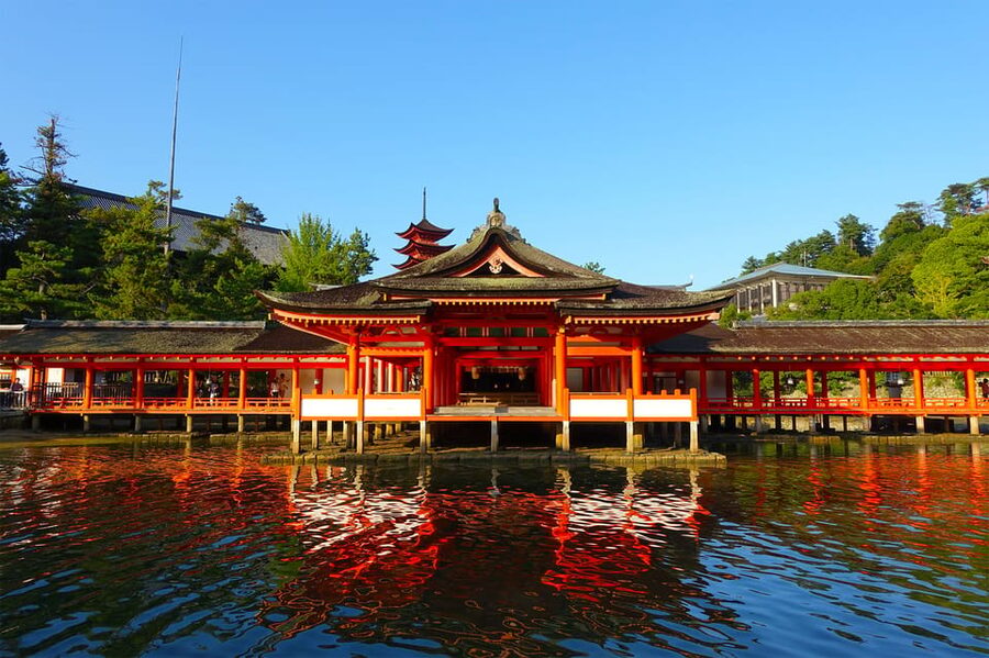 Hiroshima & Miyajima: Full-Day Private Tour & Licensed Guide - Is $196 per person a fair price?