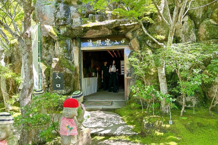 Hiroshima: Miyajima Half-day Historical Walking Tour - Itsukushima Shrine and its tide-based design