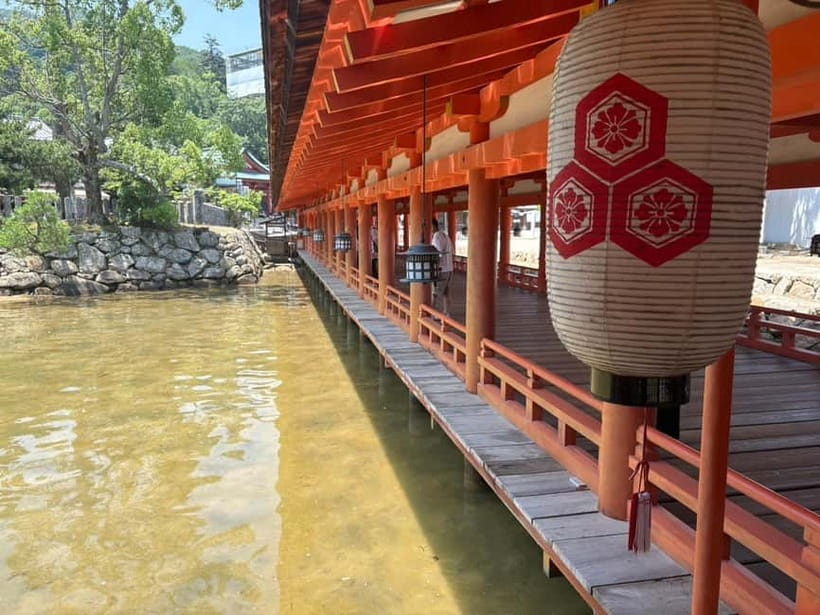 Hiroshima: Miyajima Island Half-Day Tour with Guide - Finding a quieter side of Daisho-in Temple