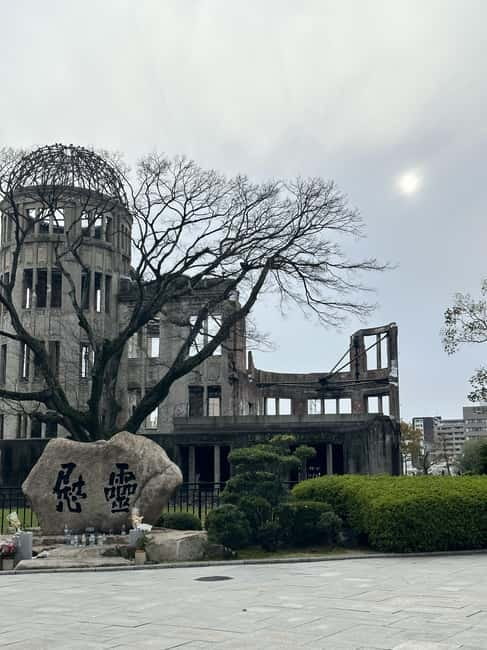 Hiroshima & Miyajima Island Private Tour: History & Culture - The floating torii gate and Itsukushima Shrine