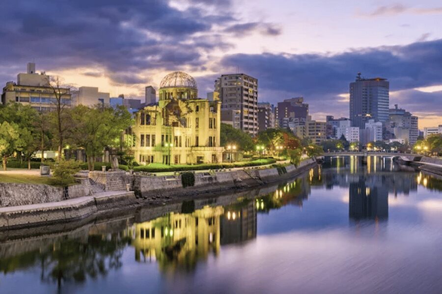 Hiroshima/Miyajima Private Custom Tour with Local Guide - Downtown Hiroshima, Hiroshima Castle, and Shukkeien Garden