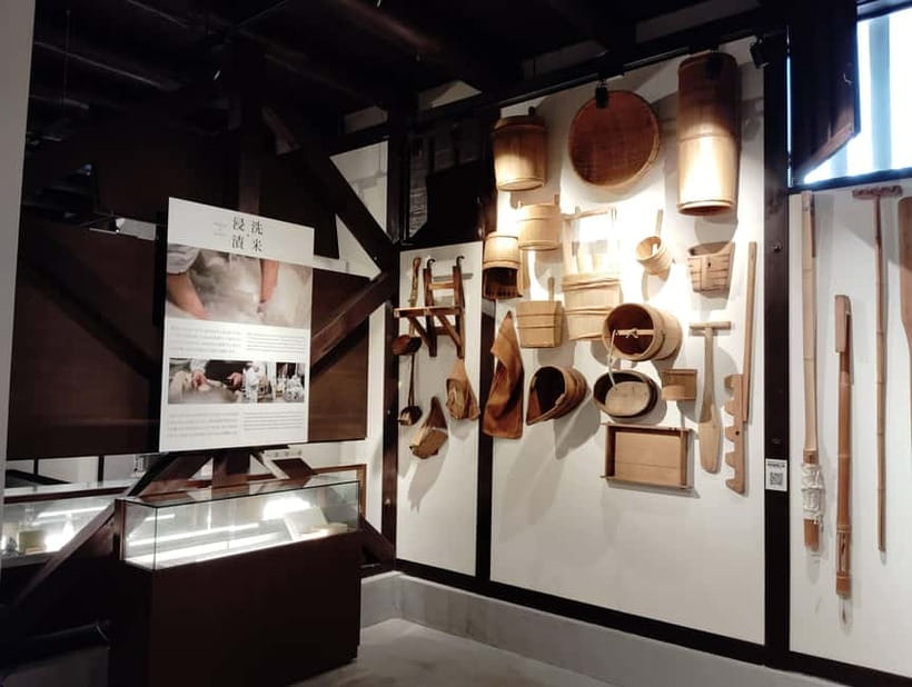 Hiroshima: Saijo Sake Tasting at 7 Breweries Guided Tour - Who should book this Saijo sake walk?