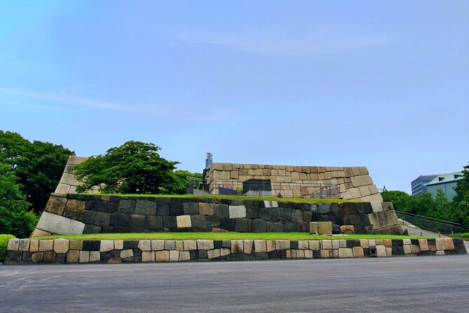 Imperial Palace East Garden and Edo Castle Walking Tour in Tokyo - The walking is manageable, but plan for the ground