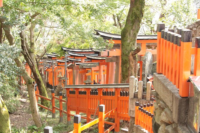 Inside of Fushimi Inari - exploring and lunch with locals - The Main Shrine and the Meaning of the Gates