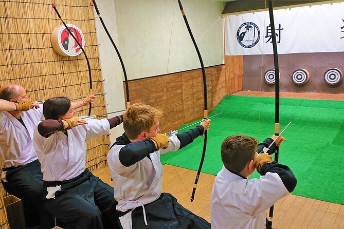 Japanesel Archery Experience HIROSHIMA CASTLE SHARAKU - Who will enjoy this Hiroshima experience most