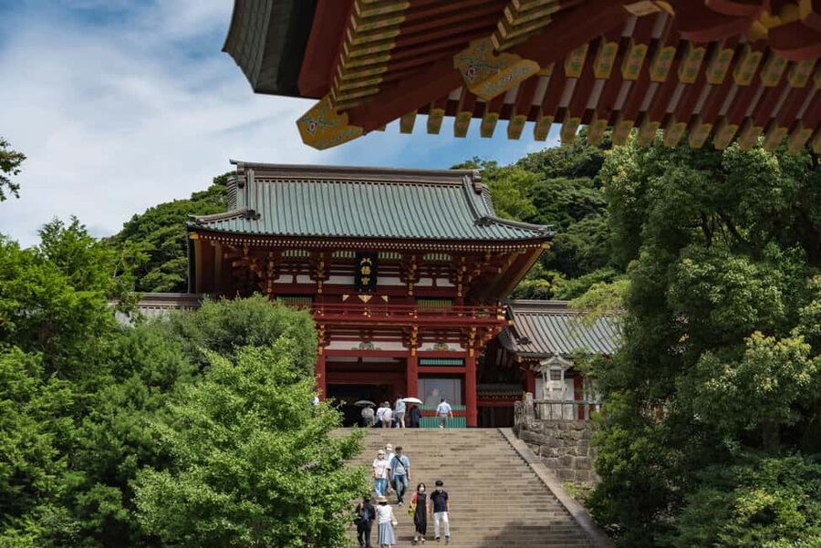 Kamakura: A Journey Through Medieval Japan - Engaku-ji begins the story with Zen