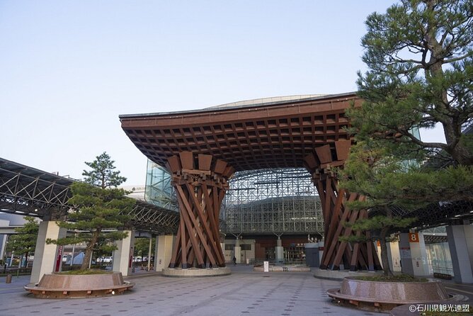 Kanazawa Half Day E-bike Tour - Starting under Kanazawa Station